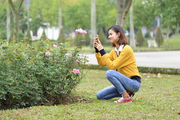 Fototapeta premium 花と女性