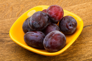 Plums in the bowl