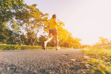 Marathon running race, Run up the mountain road.