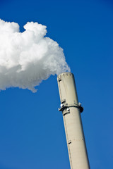 Dampfender Industriekamin