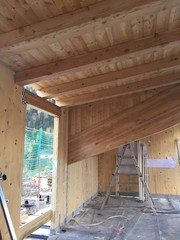 Obraz na płótnie Canvas tetto tetto in legno costruzione edile edilizia falegname falegnameria segheria carpenteria carpentiere, mansarda muratore, pareti