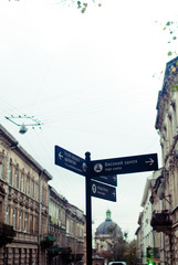 Obraz premium Pointer showing the location of local landmarks in Lviv, Ukraine. 