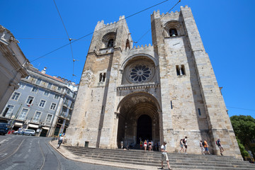 Fototapeta na wymiar LISBON, PORTUGAL, JUNE 21, 2016 - Santa Maria Maior (Se Cathedral), the oldest church in the city of Lisbon, Portugal