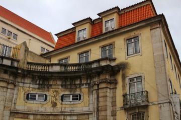 Fototapeta premium Colorful and majestic old houses in Lisbon