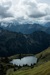 Seealpsee mit Bergpanorama