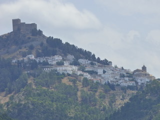 Fototapeta na wymiar Segura de la Sierra, pueblo de Jaén, en la comunidad autónoma de Andalucía (España)