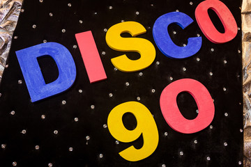the inscription Disco 90