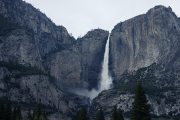 Fototapeta na wymiar Yosemite Valleys Cloudy