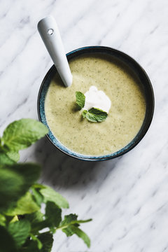 Green cold soup