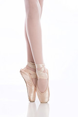 Ballet feet on pointe