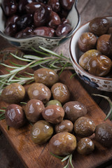 Cured greek olives