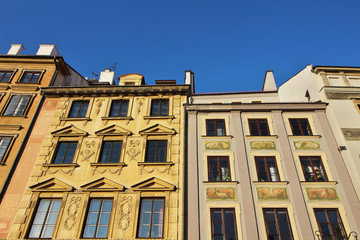 Fototapeta na wymiar Casas de colores en Varsovia, Polonia