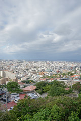 Fototapeta na wymiar 西のアザナから見る那覇市街