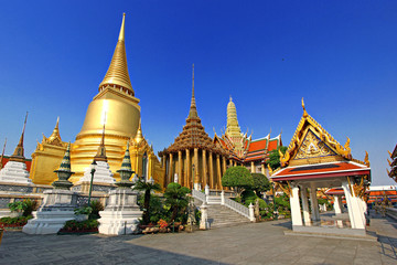 Fototapeta premium Temple of the Emerald Buddha at dusk, Wat Phra Kaew ,Thailand