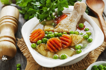 Chicken soup with green peas