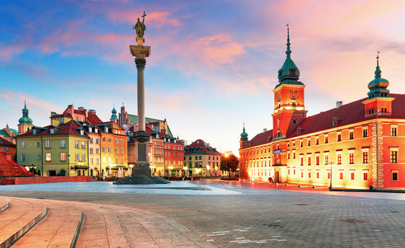 Fototapeta Warsaw, Royal castle and old town at sunset, Poland