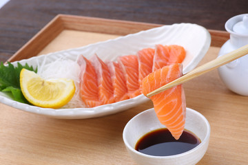 サーモンの刺身