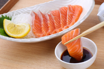 サーモンの刺身