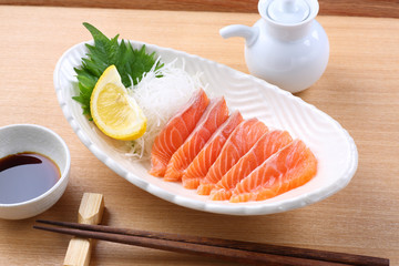 サーモンの刺身