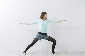 Obraz premium ヨガをする女性