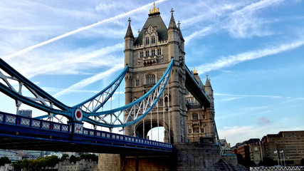 Fototapeta na wymiar London Tower bridge blue sky 