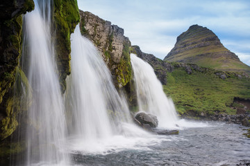 Fototapeta premium Kirkjufell waterfalls and mountain, Iceland
