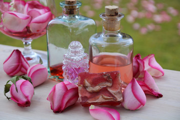 parfüm und seife aus rosen