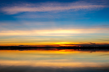 Fototapeta na wymiar Sunset over lake Thunderbird.