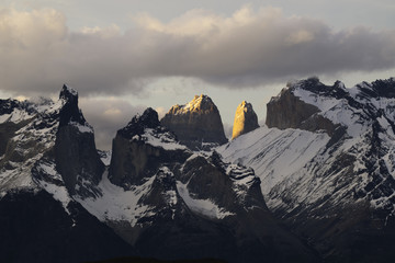 Obraz premium Sunset, Rio Serrano & Torres del Paine