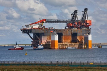 Fototapeta na wymiar Rusty maritime structure