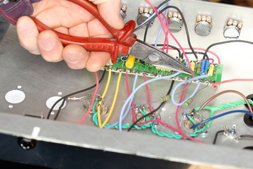 Elektronikbauteile montieren