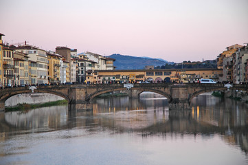 Fototapeta na wymiar Firenze, tramonto sull'Arno