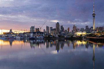 Obraz na płótnie Canvas Auckland Waterfront by night 