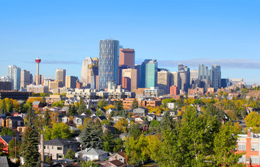 Fototapeta na wymiar CALGARY, ALBERTA, CANADA - September 29 , 2017 - View of the Calgary, Alberta skyline from Edowrthy Park