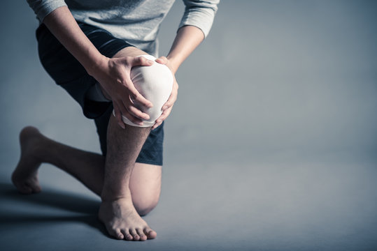 男性 足 膝の痛み