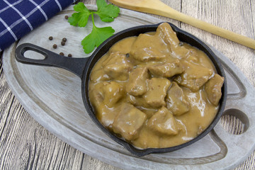 sauté de boeuf au poivre