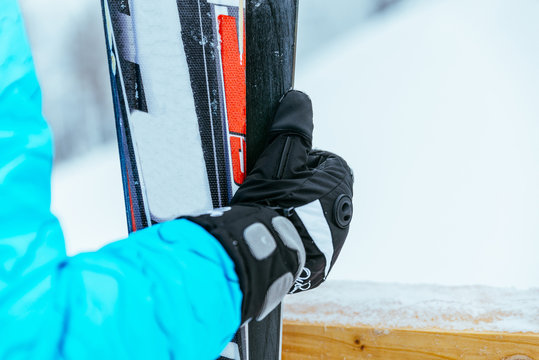 woman hold ski
