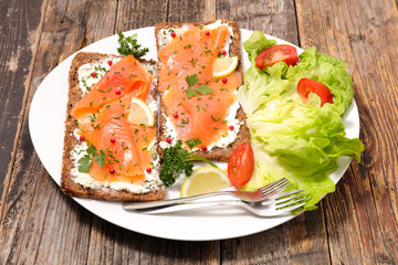 bread with cheese and smoked salmon