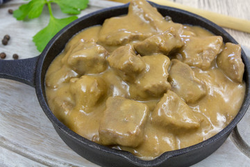 sauté de boeuf au poivre