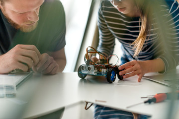Building mechanical car