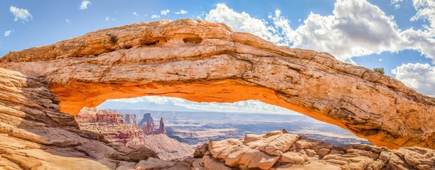 Mesa Arch panorama, Canyonlands National Park, Utah, USA