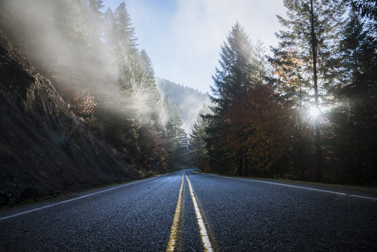 USA, Oregon, Klamath County, road in Crater Lake National Park