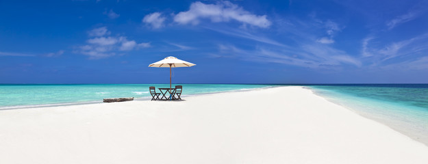 Picnicplatz auf einer Sandbank im indischen Ozean bei den Malediven