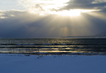 冬　雪　海　波　夕暮れ　素材