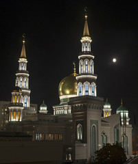 Fototapeta na wymiar Cathedral mosque in Moscow, Russia. Night view