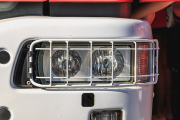Obraz premium fire truck light protected by a metal grill