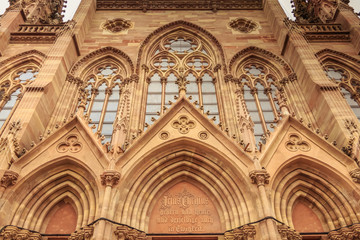 Obraz premium architectural detail of the façade of Saint Etienne Temple in Mulhouse