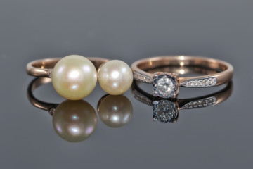 Gold ring with diamond and ring with pearls