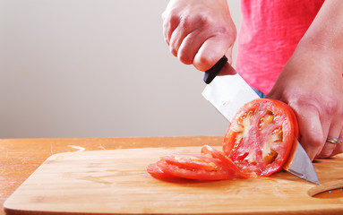 Cutting Tomatoes