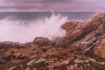 Spectacular swell in the Galician coast of Rinlo!
